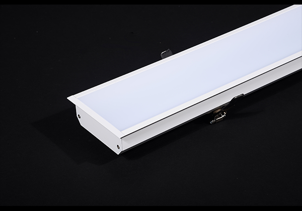 RK0410536-recessed-linear-light-(2).png